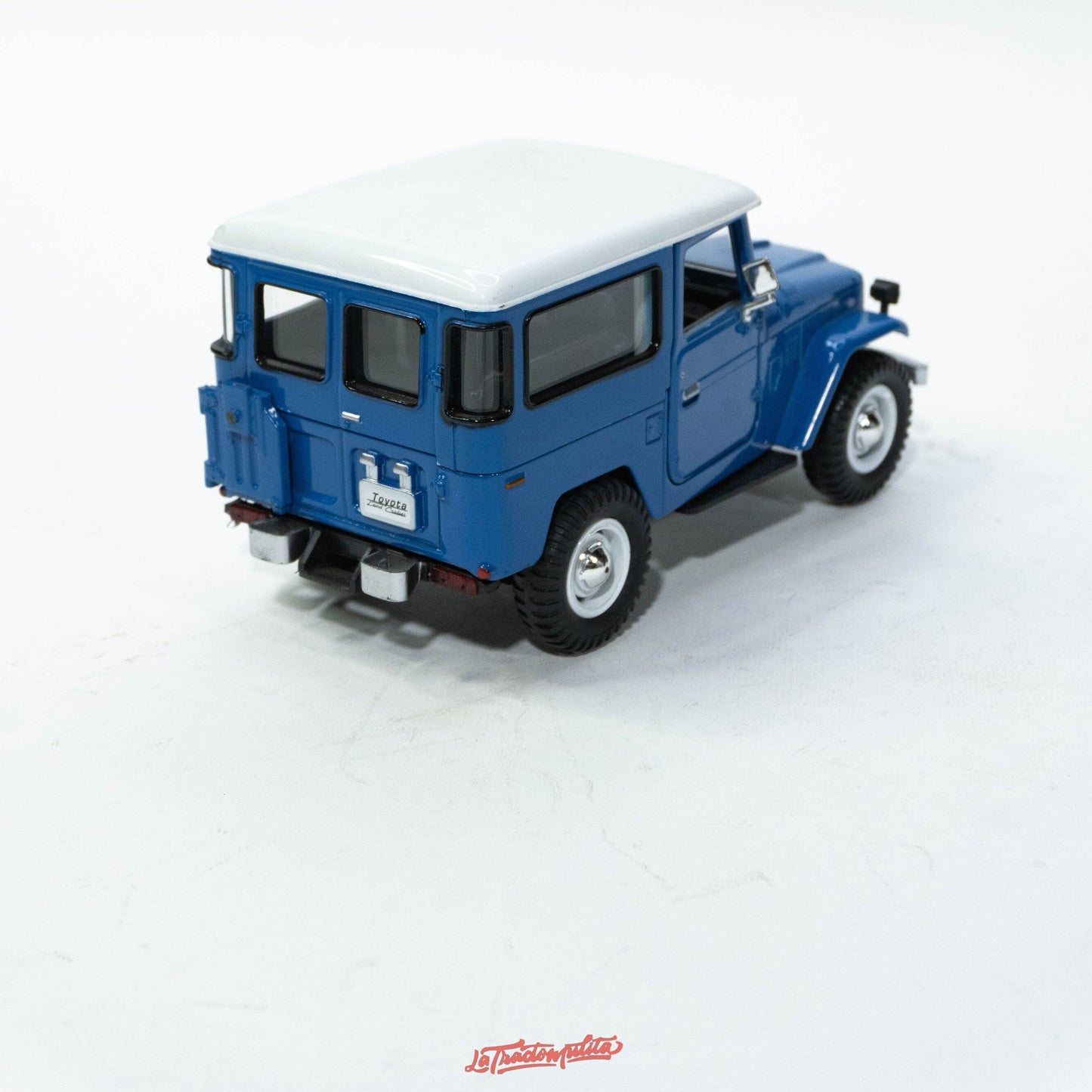 Modelo a Escala Toyota FJ40 Land Cruiser