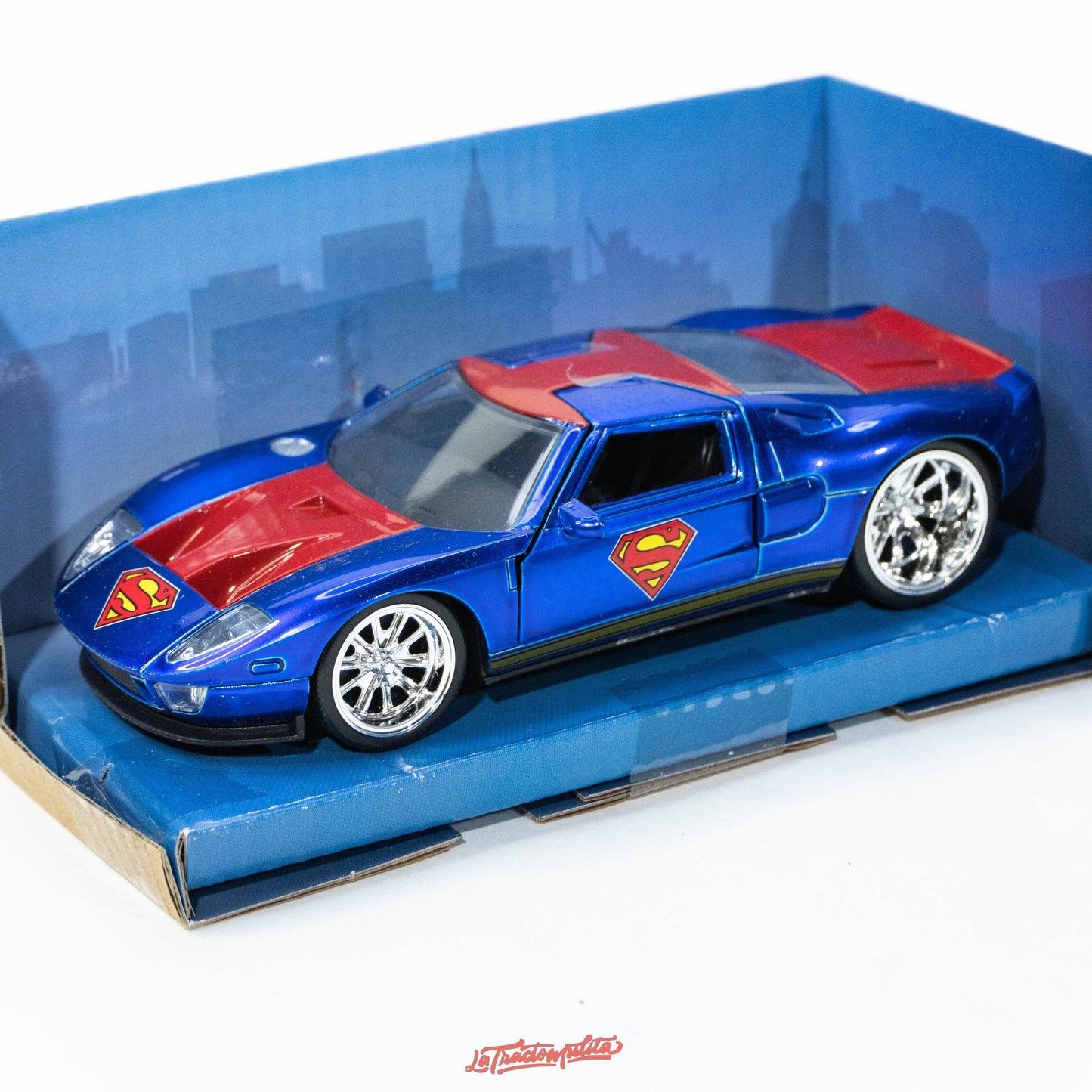 Carro Superman Ford GT 2005 - 1:32 Colección Metal